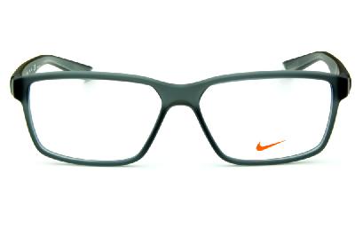 Óculos Nike 7092 Live Free Cinza fosco com degradê nas hastes e logo de metal