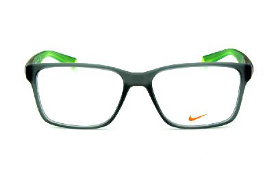 Óculos Nike 7091 Live Free Cinza fosco degrade com detalhe e logo verde fluorescente na haste