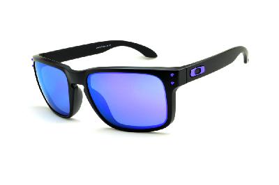 Óculos de sol Oakley OO 9102 Holbrook Julian Wilson preto e lente roxa