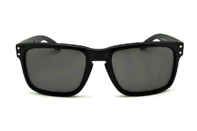 Óculos de sol masculino quadrado Oakley Holbrook acetato preto e lentes cinza modelo esportivo